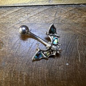 Bat belly ring
